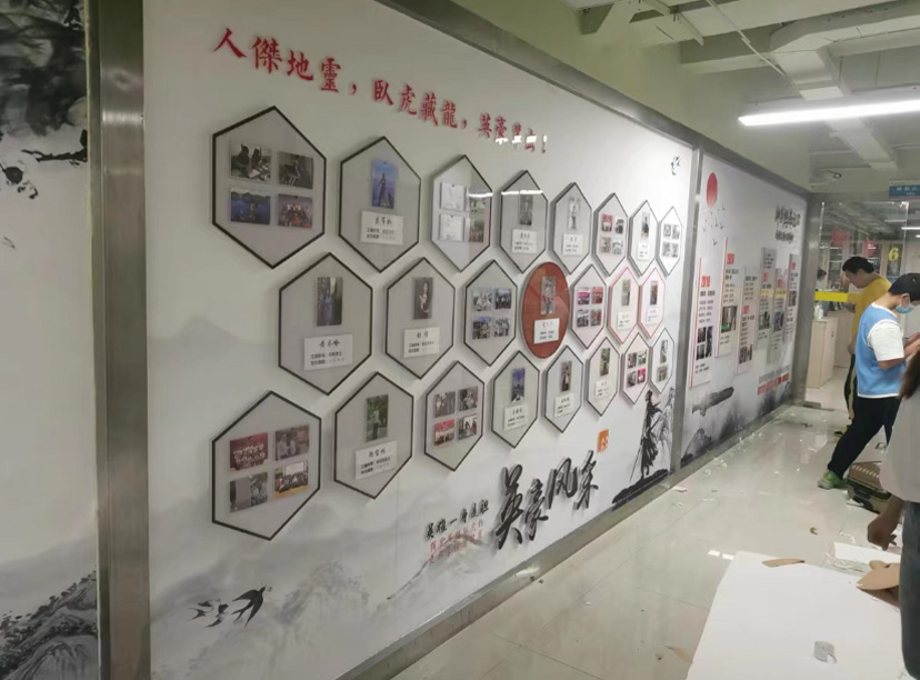 要制作一個便宜的文化墻，可以考慮以下幾個方法(圖3)